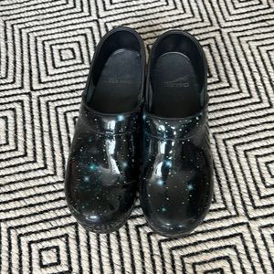 Women’s size 38 (7.5) Dansko clogs.